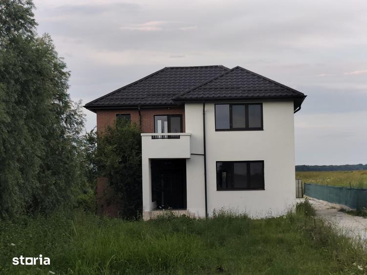Casă cu 5 camere cu Teren 1800 Mp în Tărtășești