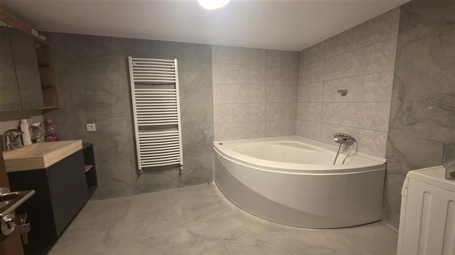 Casă individuală cu 6 camere cu Teren 341 Mp în 1 Mai