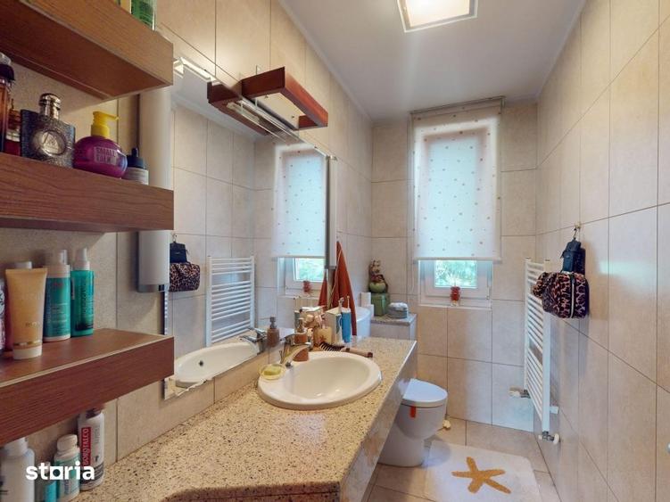 Casă cu 5 camere cu Teren 1104 Mp în Lipovei