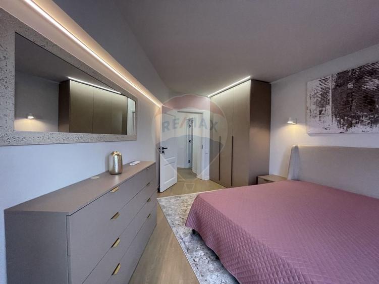 Apartament cu 3 camere decomandat, mobilat în P-ța Alba Iulia