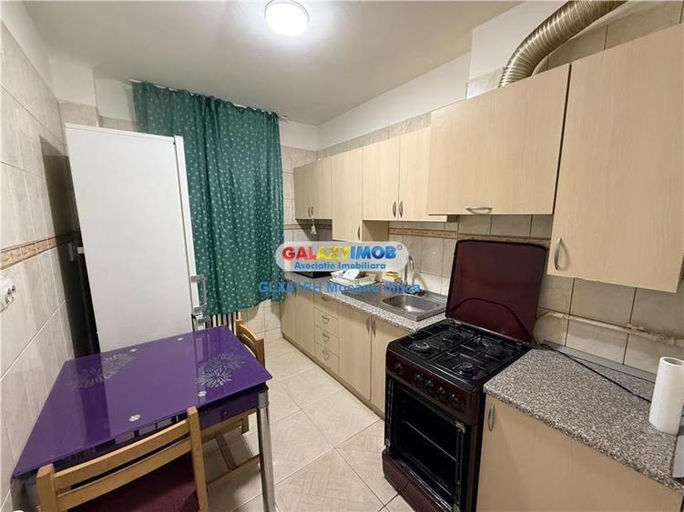 Apartament cu 2 camere semidecomandat, mobilat în Nord