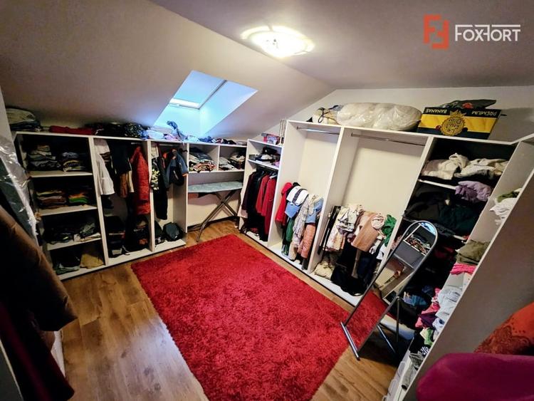 Casă individuală cu 6 camere cu Canalizare în Gai