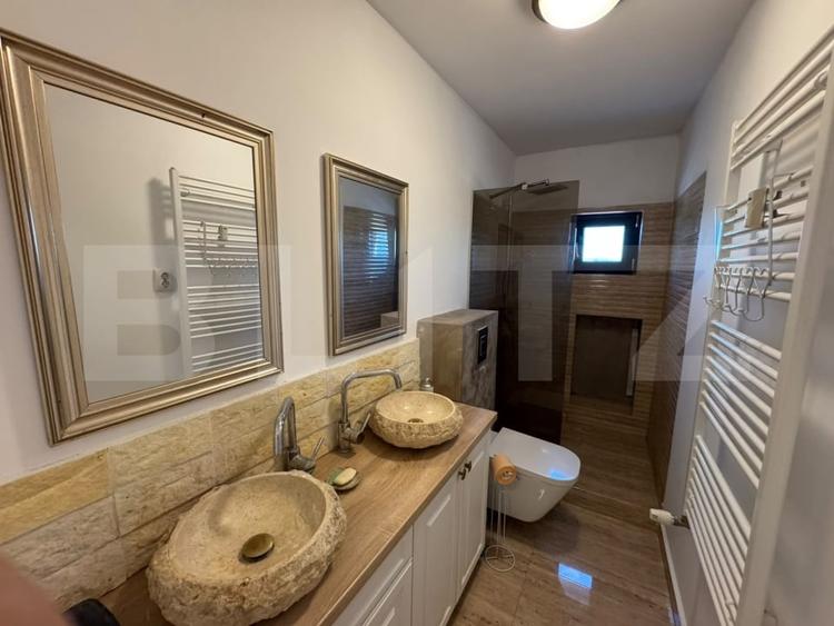 Apartament cu 4 camere decomandat, mobilat în Ultracentral