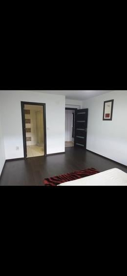 Apartament cu 3 camere decomandat în Popoveni