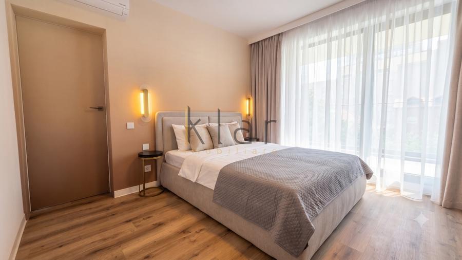 Apartament cu 3 camere semidecomandat, mobilat în Calea Turzii