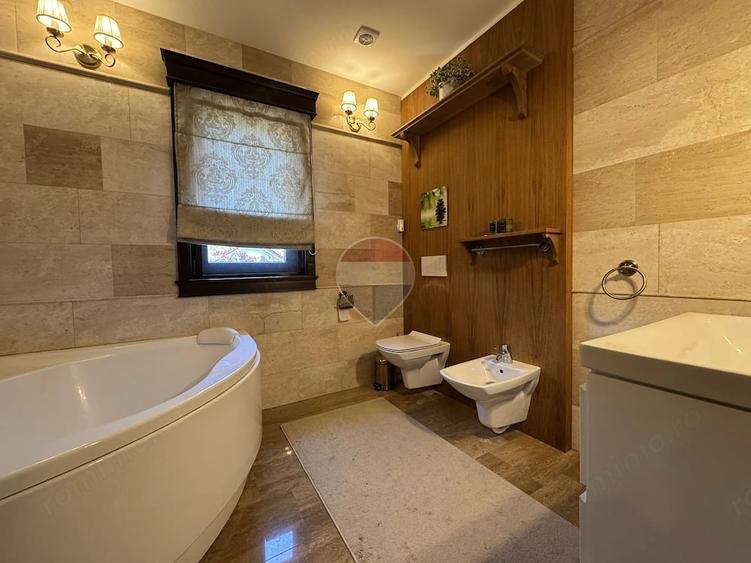 Casă cu 3 camere cu Teren 180 Mp în Central