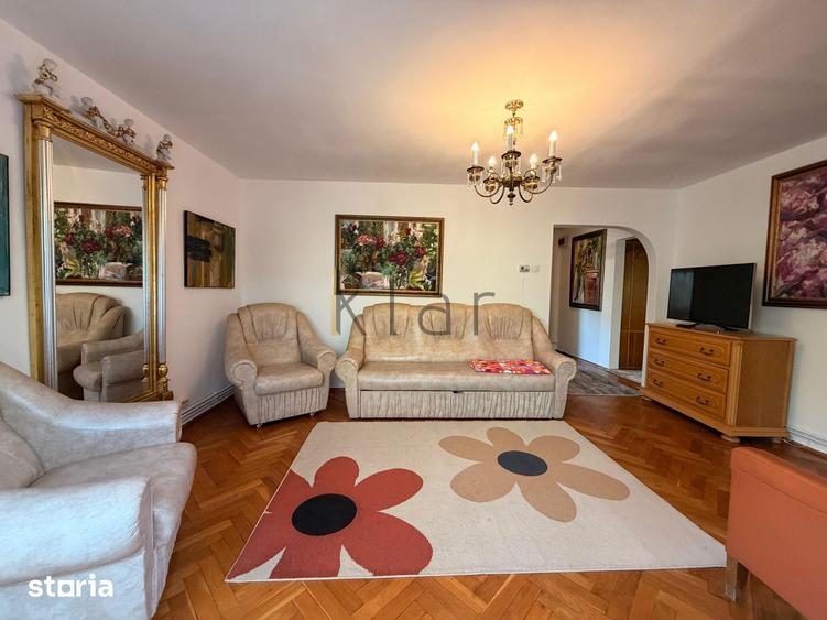 Apartament cu 3 camere decomandat în Zorilor