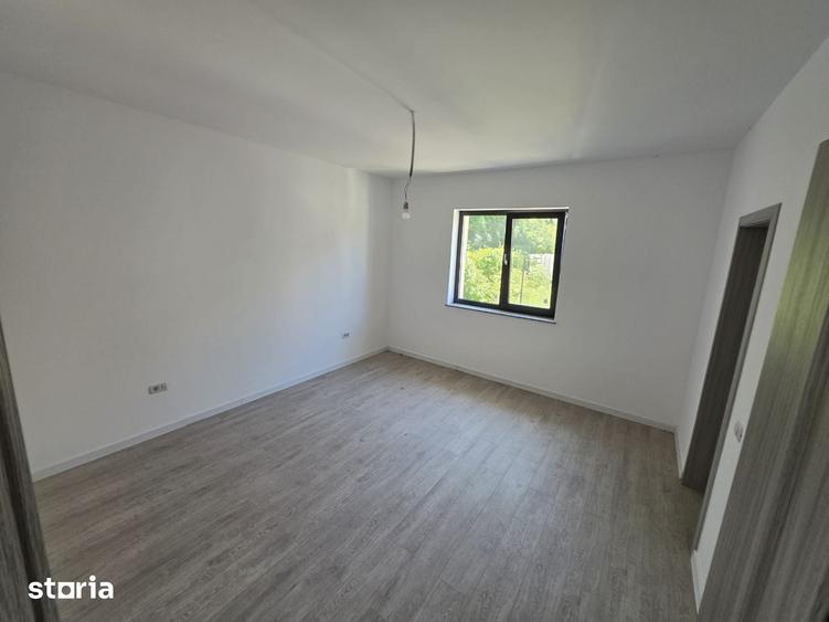Casă cu 4 camere cu Teren 450 Mp în Mărășești