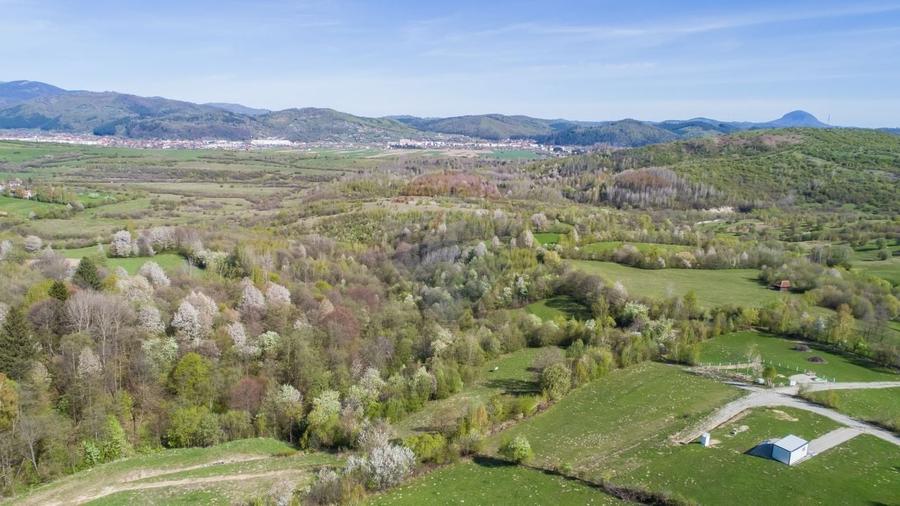 Teren Construcții intravilan de 6800 mp, în Bran