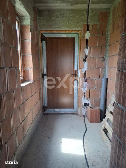 Casă cu 4 camere cu Teren 3400 Mp în Urleta