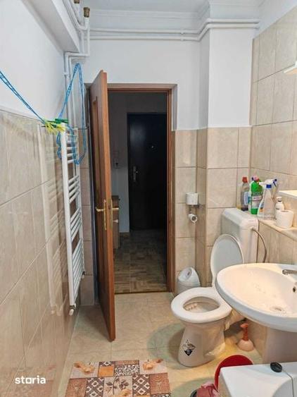 Garsonieră decomandată în Central