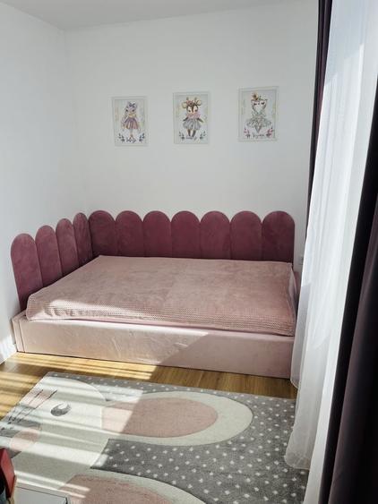 Apartament cu 3 camere decomandat în Florești