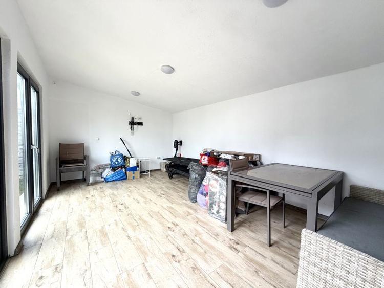 Casă cu 3 camere cu Teren 300 Mp în Ghiroda
