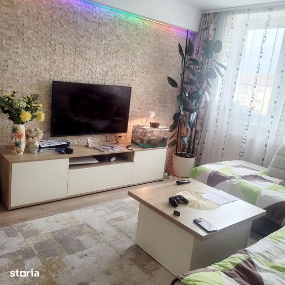 Apartament cu 2 camere semidecomandat, mobilat în Ștrand