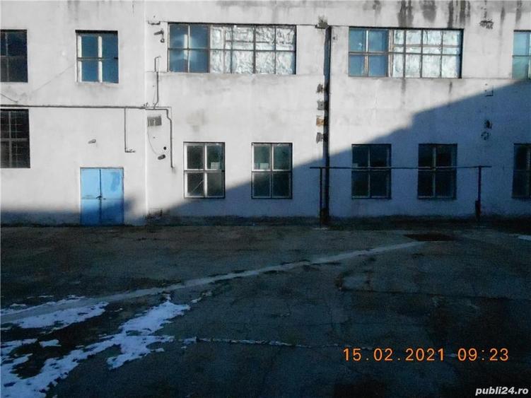 Spațiu comercial, de 800 mp, în Ineu