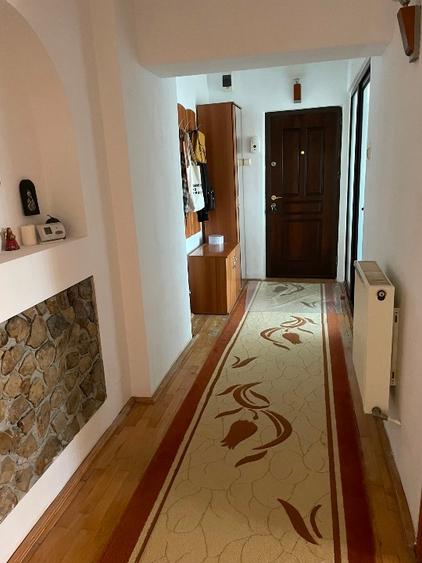 Apartament cu 4 camere decomandat, mobilat în Ștefan cel Mare