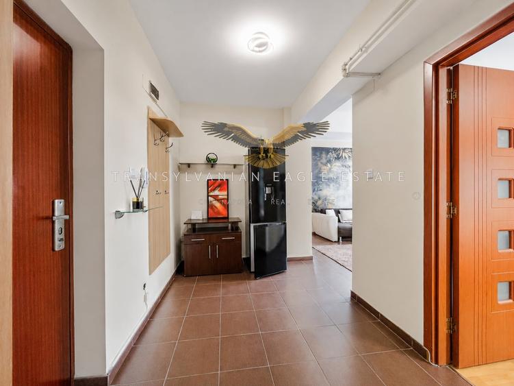 Apartament cu 3 camere semidecomandat, mobilat în Semicentral