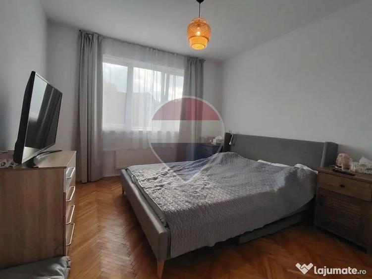 Apartament cu 3 camere decomandat în Săsar