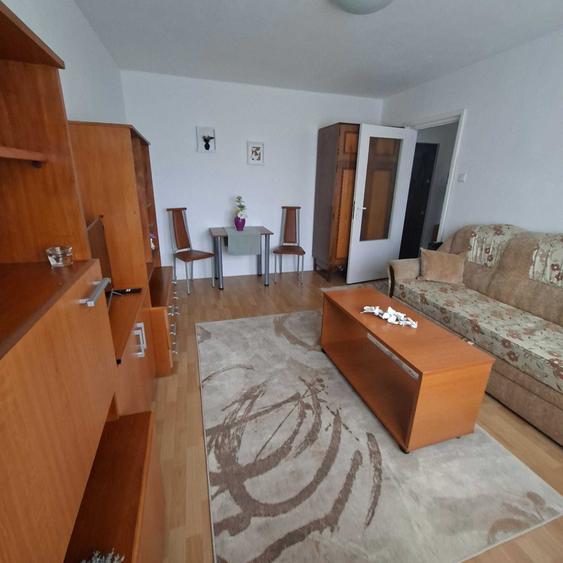 Garsonieră decomandată în Cedonia