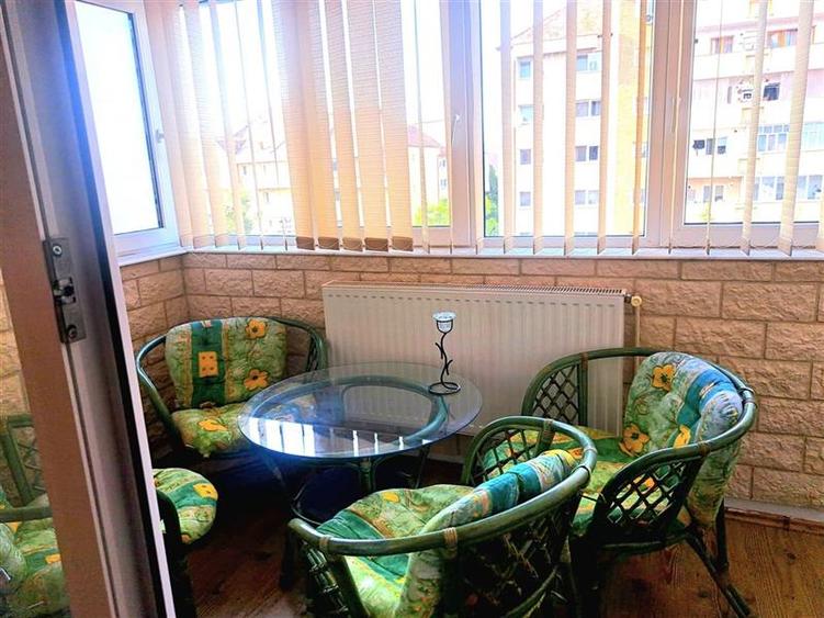 Apartament cu 3 camere decomandat, mobilat în Lenin