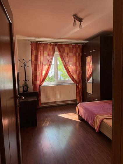 Apartament cu 3 camere decomandat în Aradului