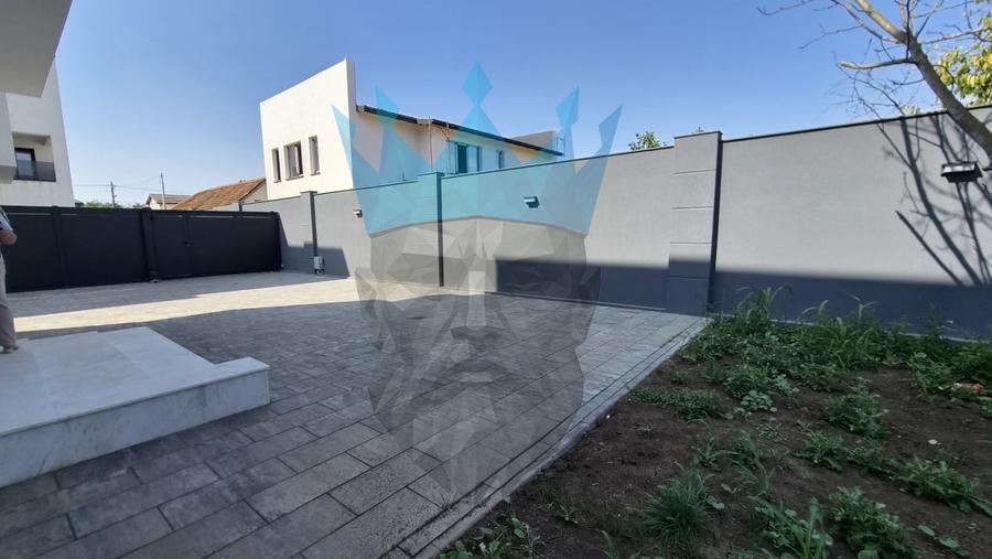 Casă individuală cu 5 camere cu Canalizare în Voluntari