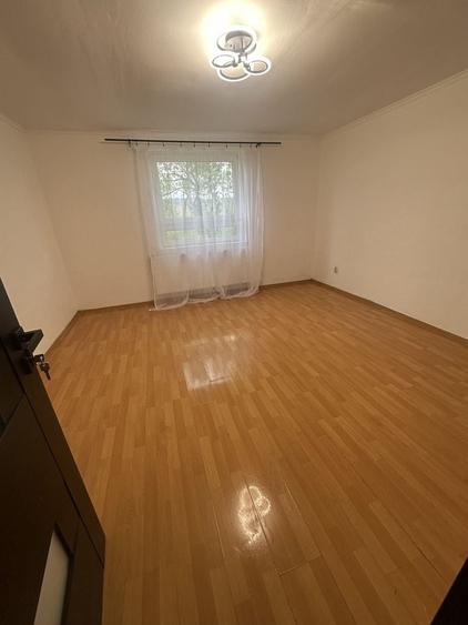 Casă cu 4 camere în Centura