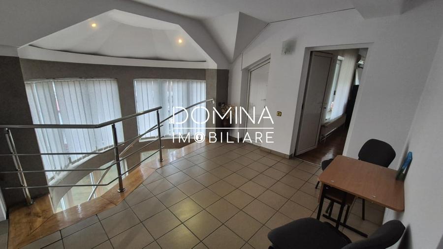 Casă individuală cu 7 camere cu Teren 350 Mp în Exterior Vest