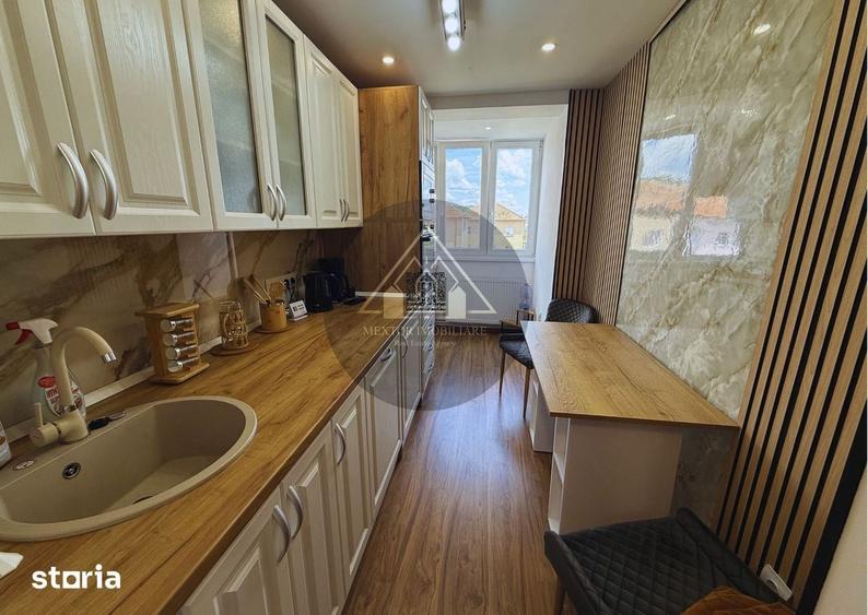 Apartament cu 3 camere decomandat în Central