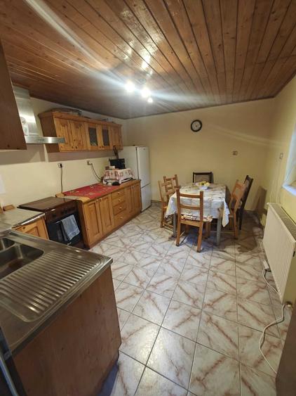 Casă cu 3 camere în Central