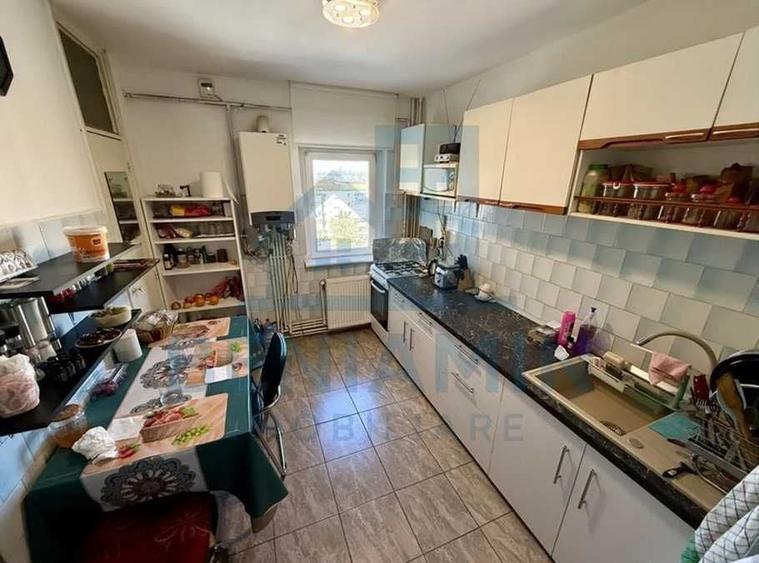 Apartament cu 3 camere decomandat în Iancului