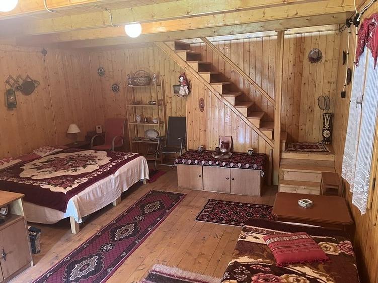 Casă cu 2 camere cu Teren 70 Mp în Central