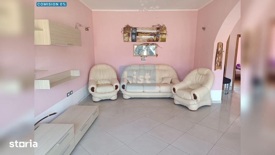 Casă cu 5 camere cu Teren 709 Mp în Podari