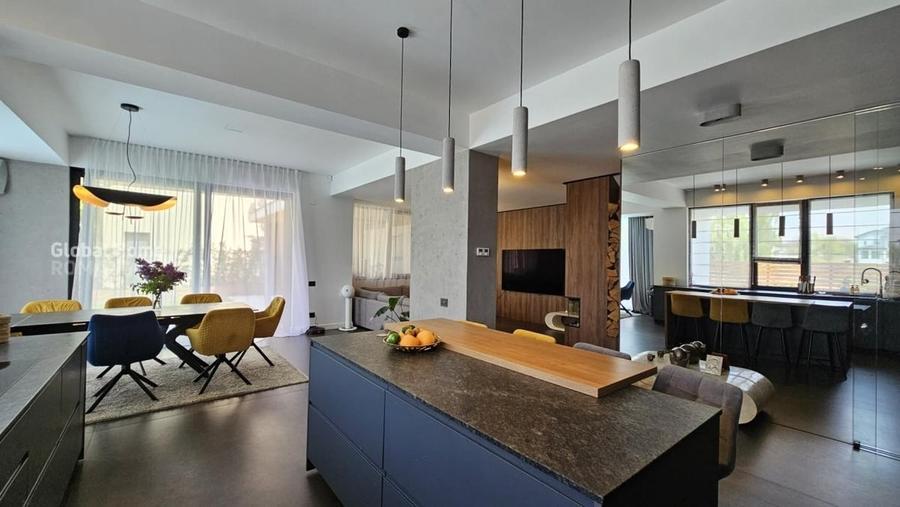 Casă cu 4 camere cu Teren 330 Mp în Corbeanca