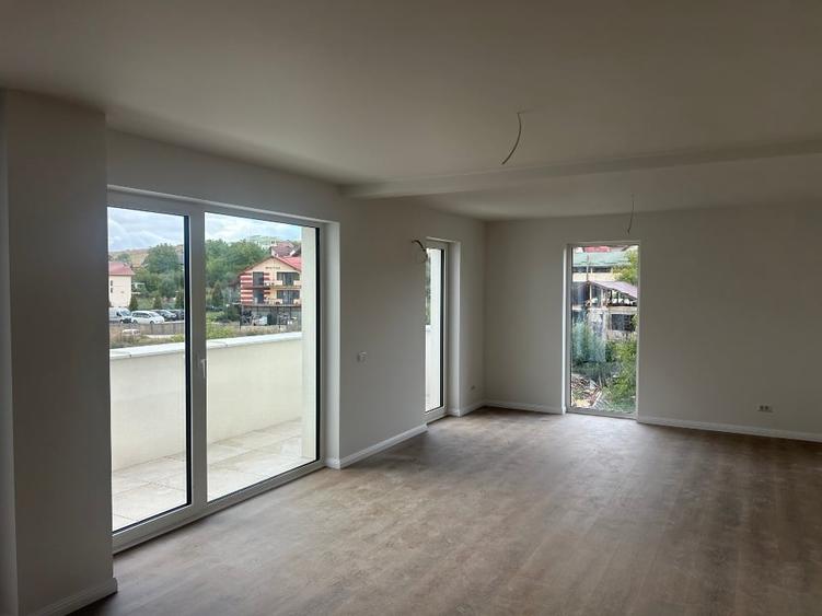Apartament cu 2 camere nedecomandat în Dâmbul Rotund