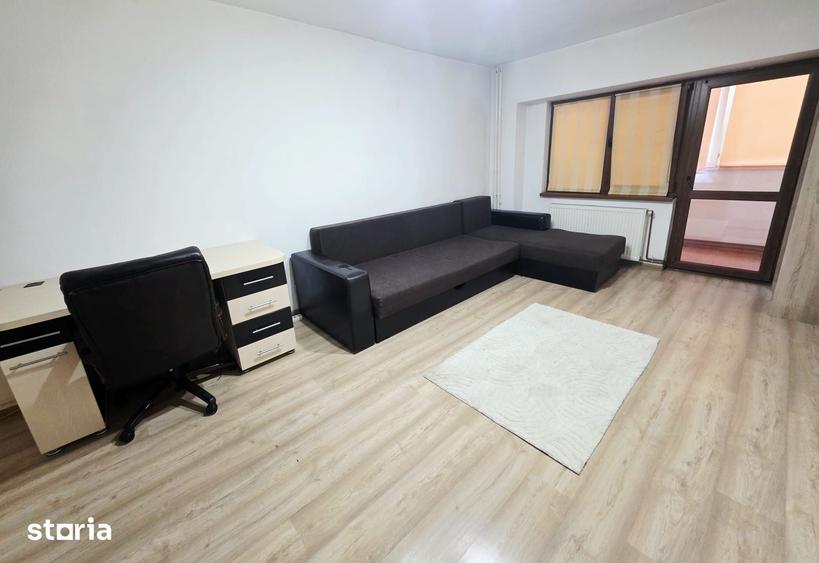 Apartament cu 2 camere decomandat în Nicolina