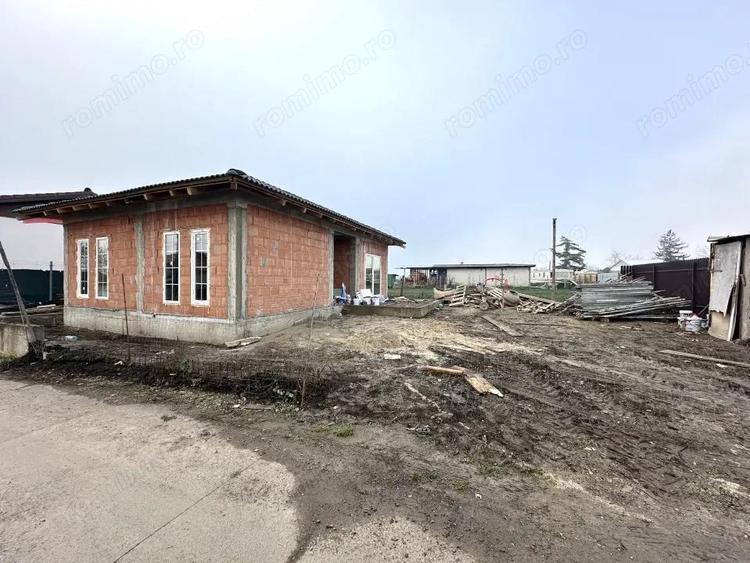 Casă cu 3 camere cu Teren 290 Mp în Sânandrei