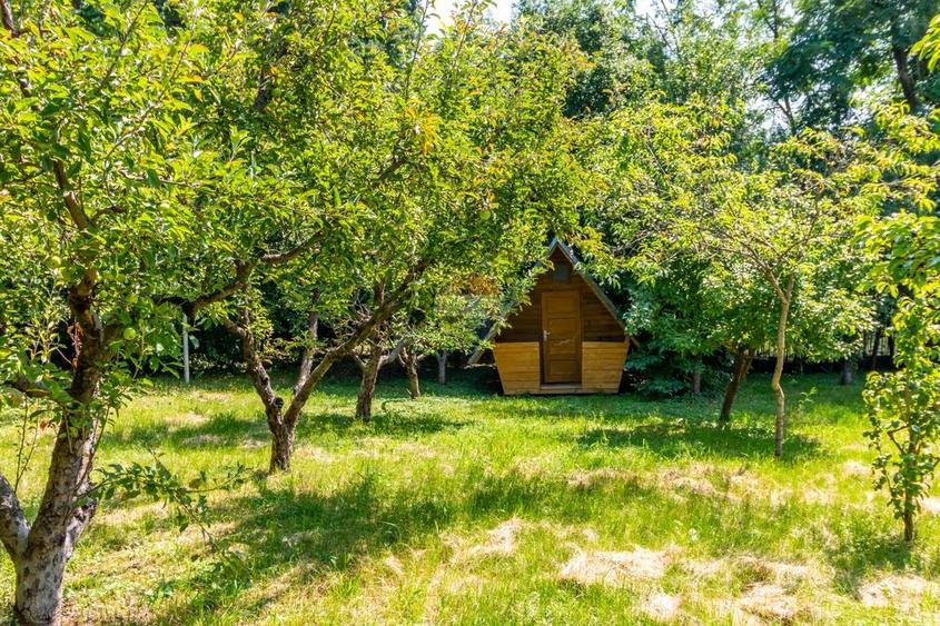Casă individuală cu 17 camere cu Teren 3425 Mp în Central