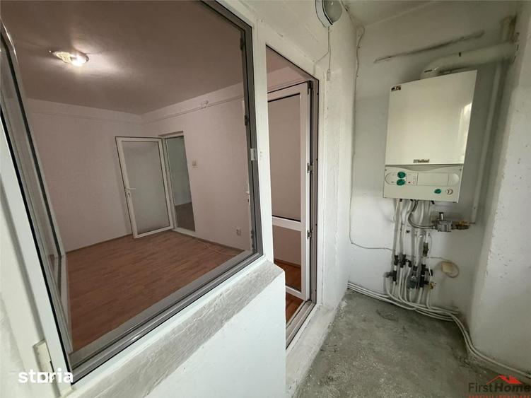 Apartament 2 camere, 58 mp, etaj 3 cu acoperis, zona Scoala 2 - 7