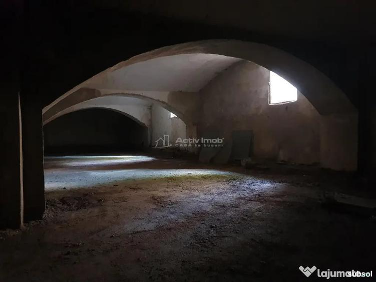 Casă cu 6 camere cu Teren 606 Mp în Central