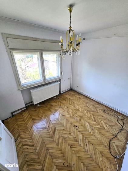 Casă cu 4 camere cu Teren 420 Mp în Titulescu