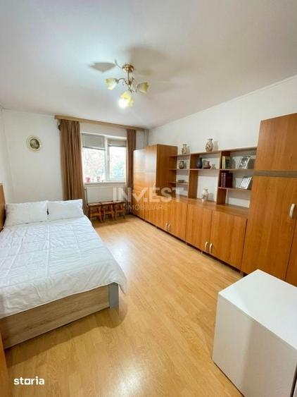 Apartament cu 3 camere în Podu Roș