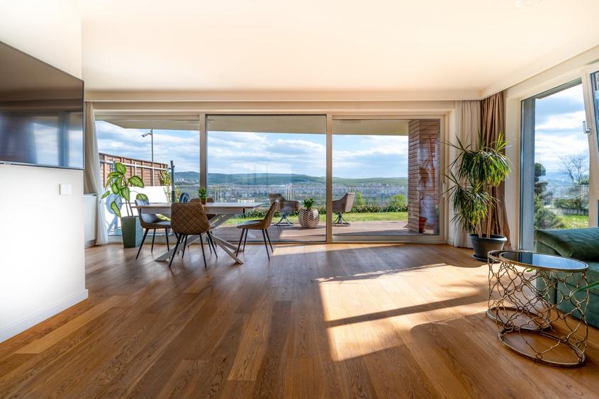 Apartament cu 3 camere decomandat, mobilat în Gruia