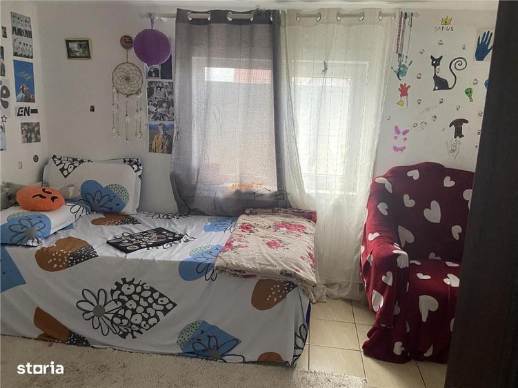 Casă cu 4 camere în Vânători