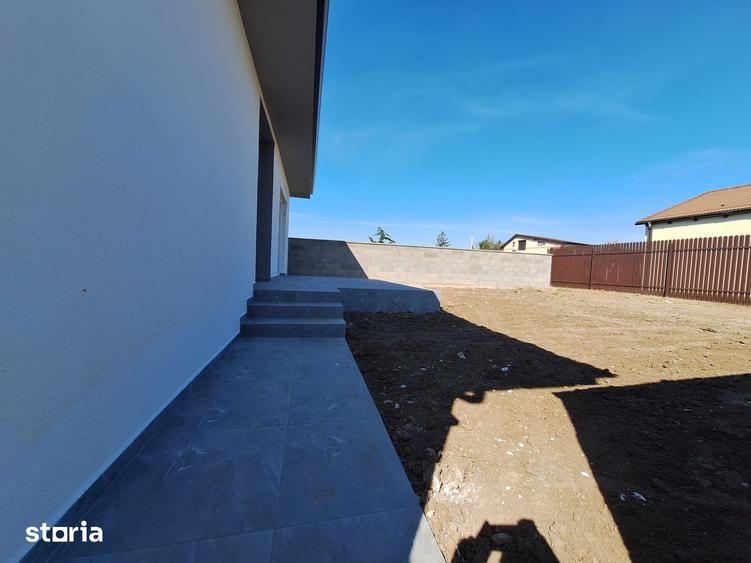 Casă cu 3 camere cu Teren 287 Mp în Sânandrei