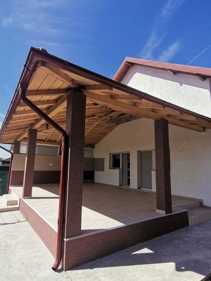 Casă cu 4 camere în Catane