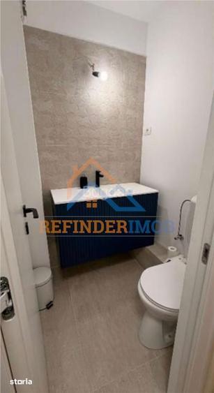 Apartament cu 3 camere semidecomandat, mobilat în Centrul Civic