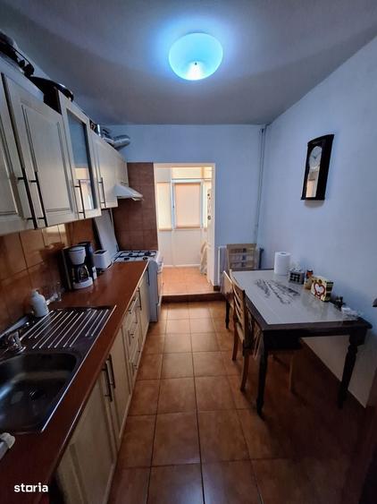 Apartament cu 3 camere decomandat în Ostroveni