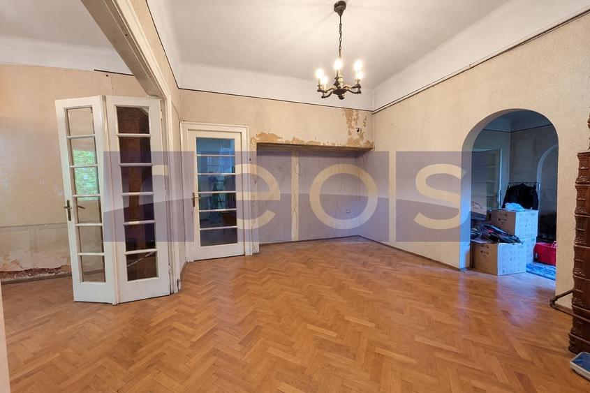 Apartament cu 3 camere semidecomandat în Dorobanți