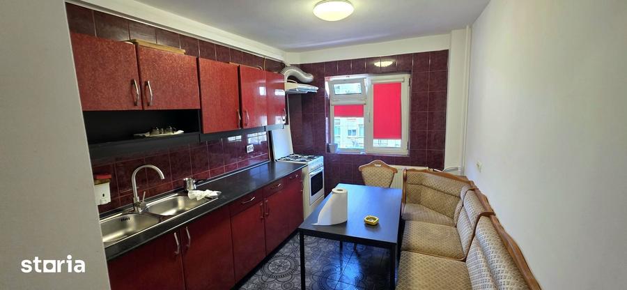 Apartament cu 3 camere decomandat în Crângași